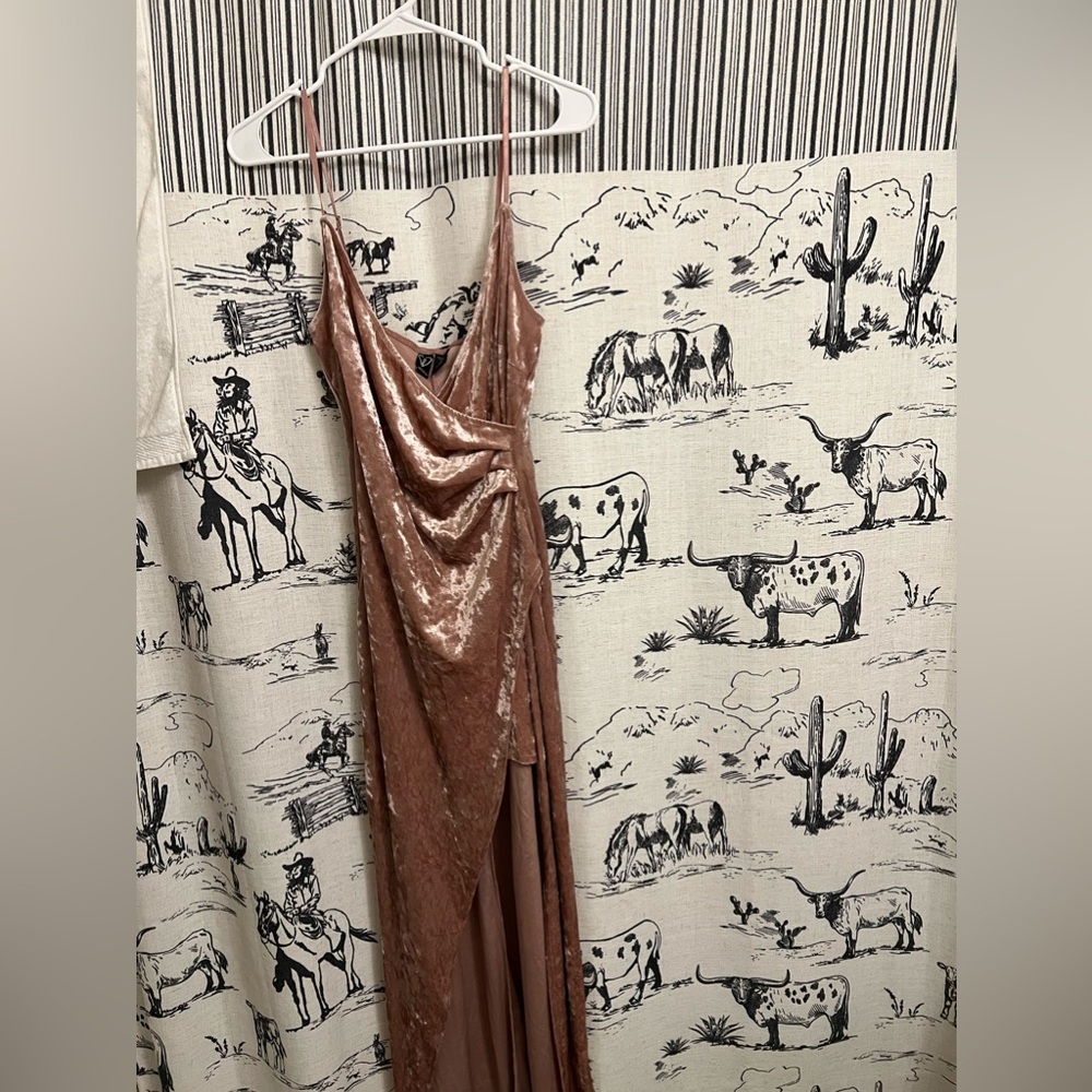 Windsor Velvet Slit Dress - Picture 2 of 3